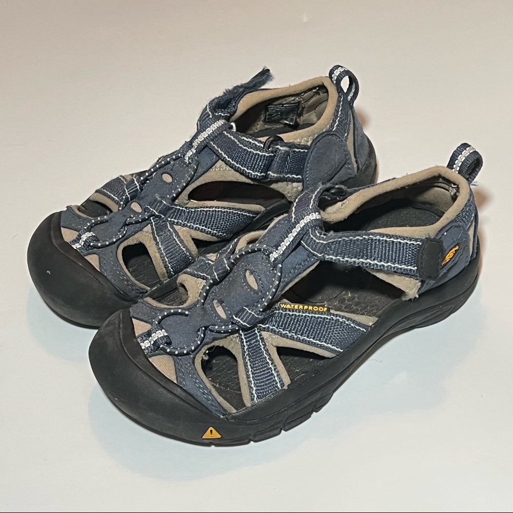 Keen waterproof boys sandals. Size 12. Great condition, barely worn